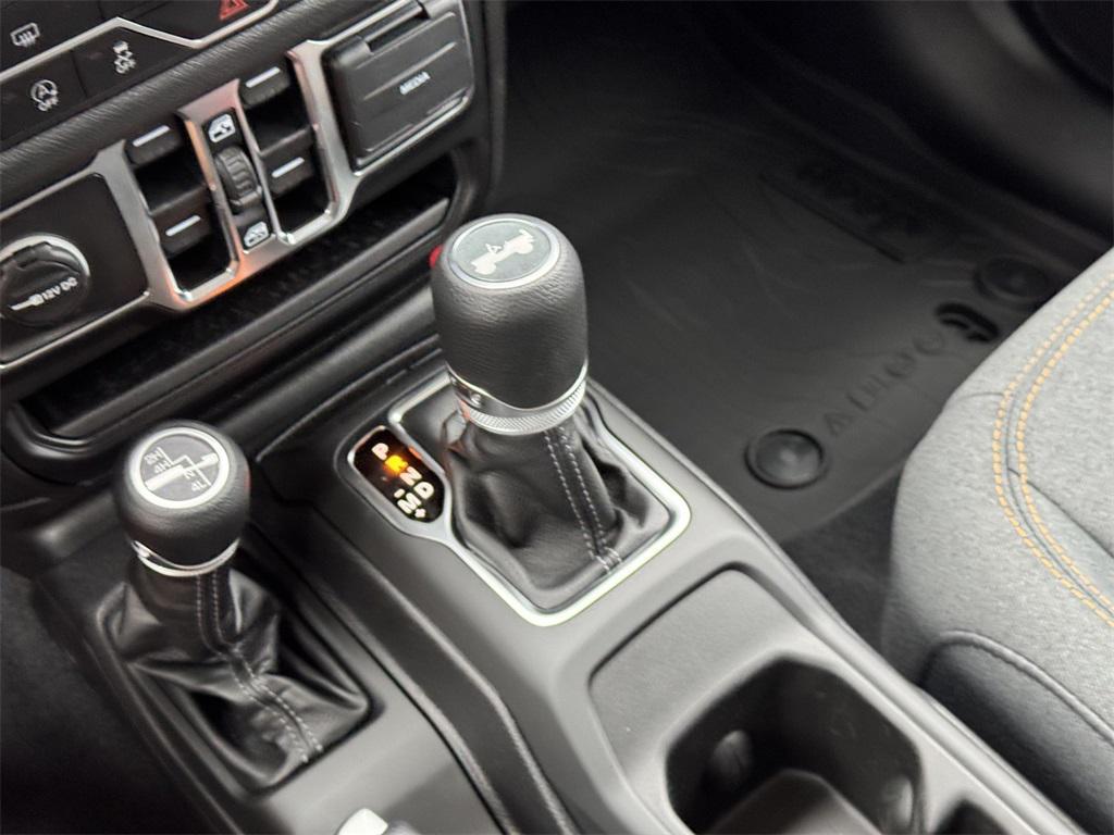 new 2025 Jeep Wrangler car, priced at $38,250