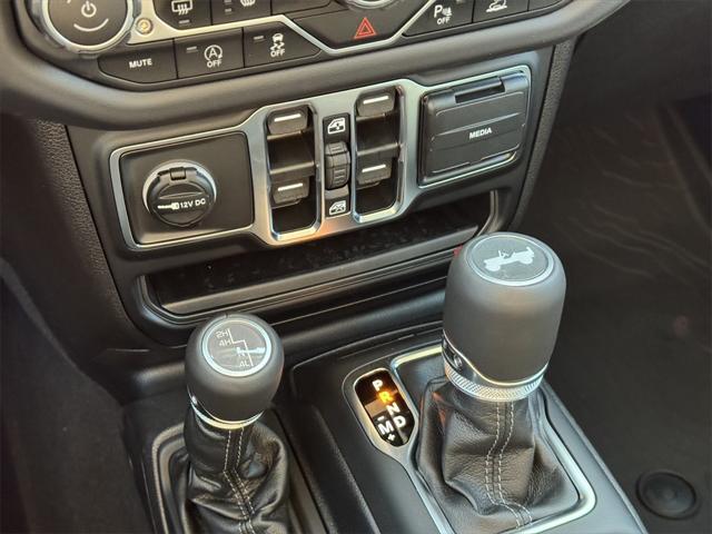 new 2025 Jeep Wrangler car, priced at $51,664