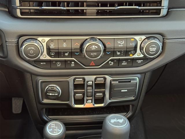 new 2025 Jeep Wrangler car, priced at $51,664