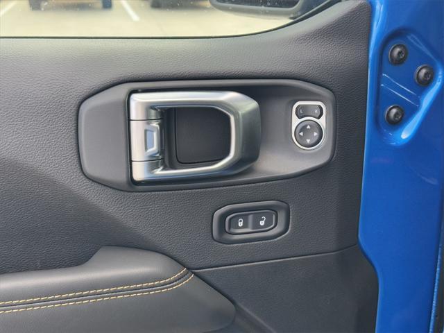 new 2025 Jeep Gladiator car, priced at $40,943