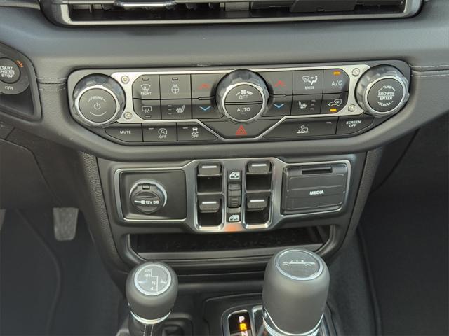 new 2025 Jeep Gladiator car, priced at $40,943
