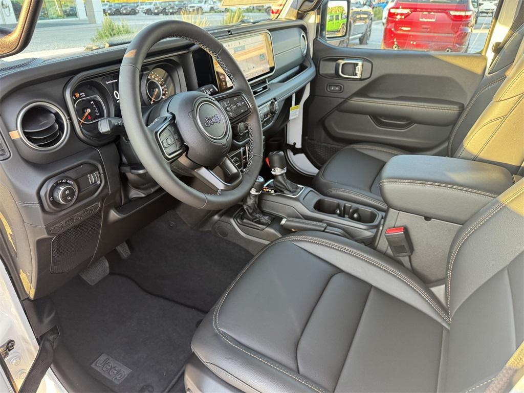 new 2025 Jeep Gladiator car, priced at $41,135