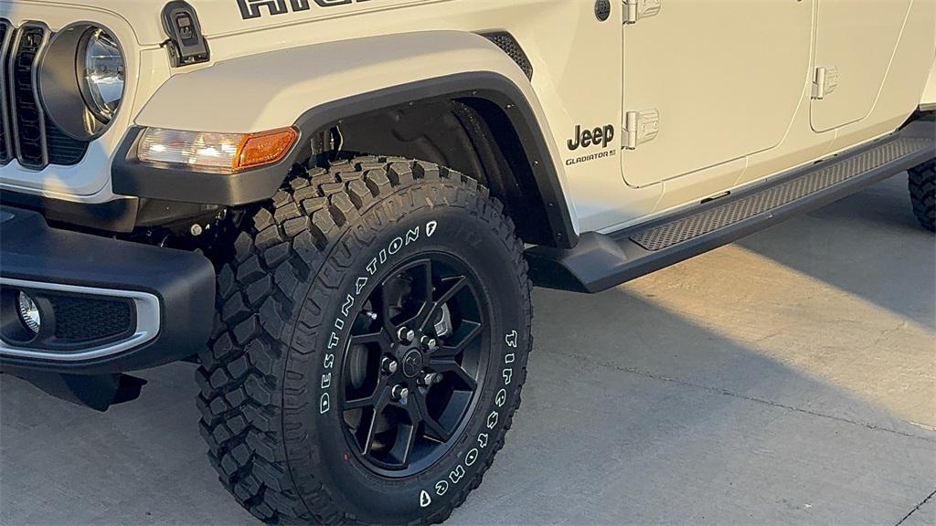 new 2025 Jeep Gladiator car, priced at $41,135