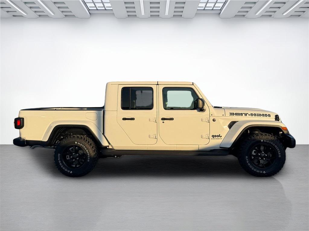 new 2025 Jeep Gladiator car, priced at $41,135