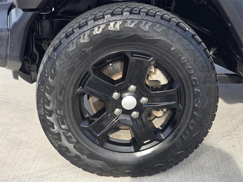 used 2021 Jeep Wrangler Unlimited car, priced at $31,341