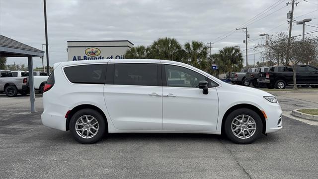 new 2025 Chrysler Pacifica car, priced at $42,425