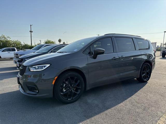 new 2023 Chrysler Pacifica car, priced at $43,515