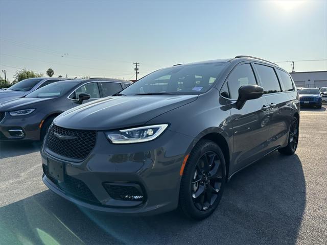 new 2023 Chrysler Pacifica car, priced at $43,515