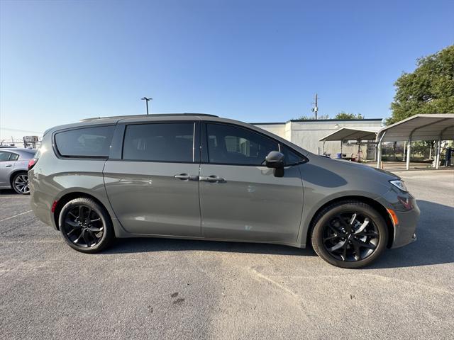 new 2023 Chrysler Pacifica car, priced at $43,515