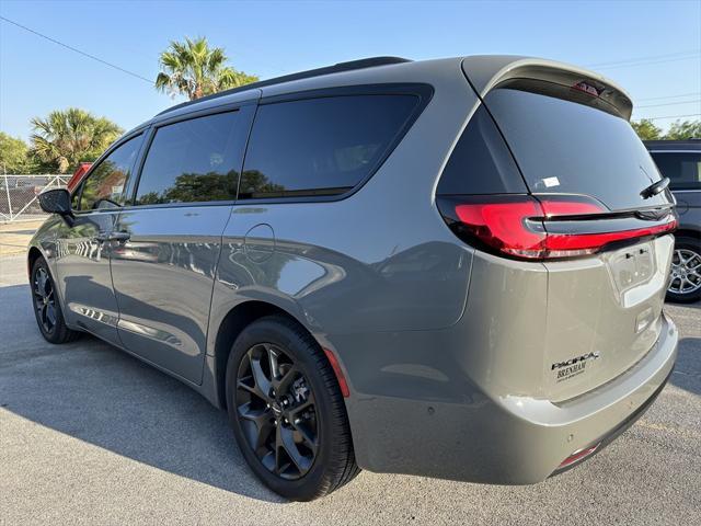 new 2023 Chrysler Pacifica car, priced at $43,515