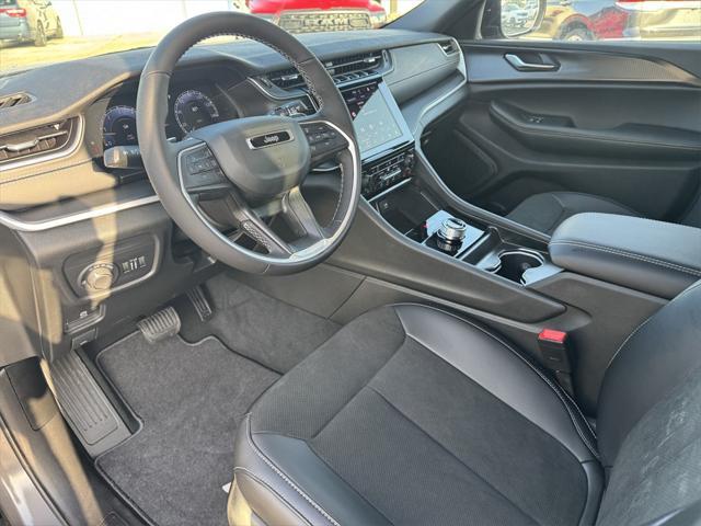 new 2025 Jeep Grand Cherokee car, priced at $38,666