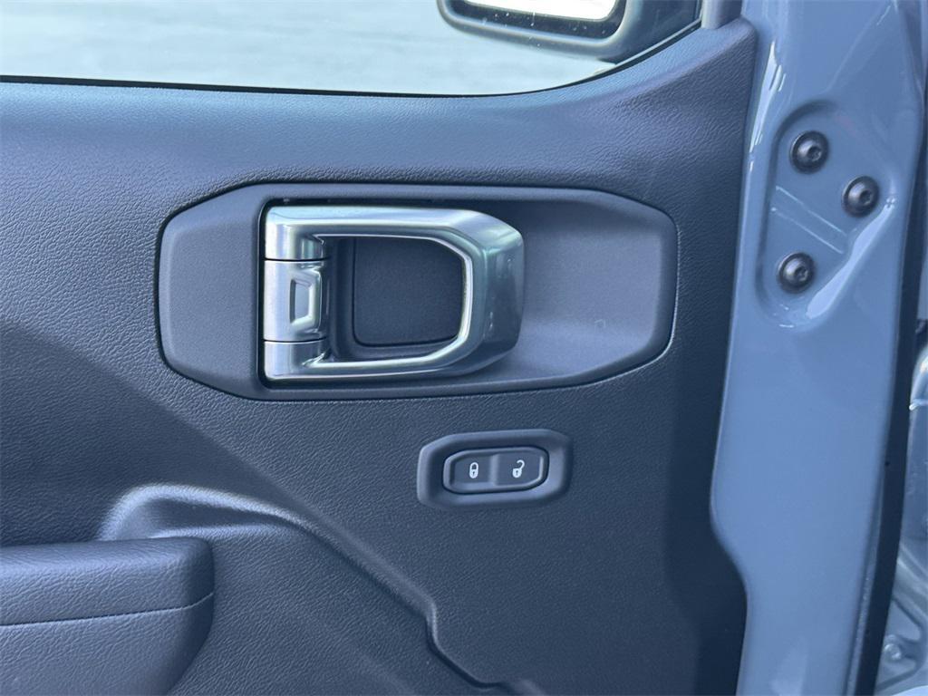 new 2025 Jeep Gladiator car, priced at $36,430