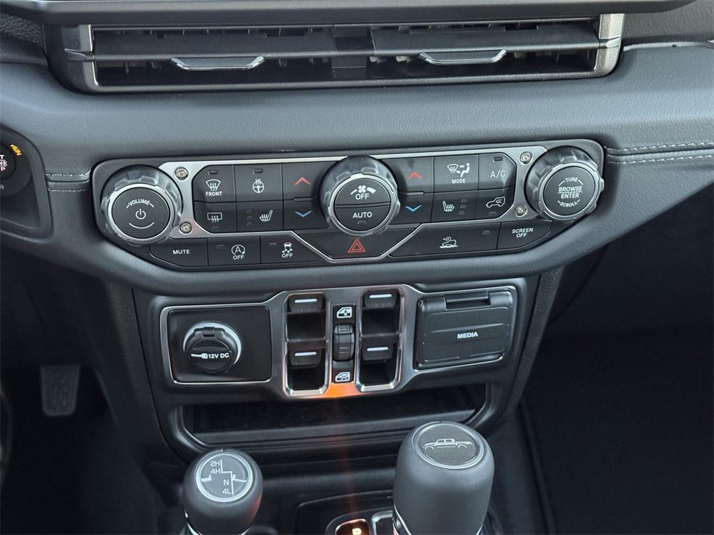 new 2025 Jeep Gladiator car, priced at $40,435