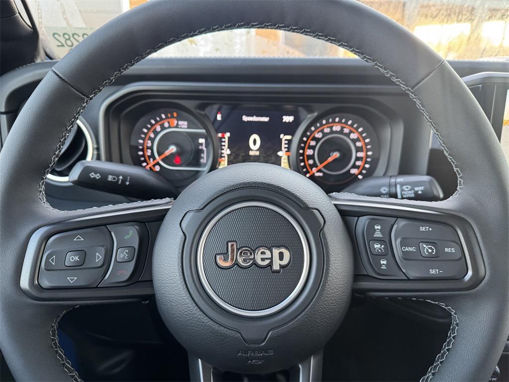 new 2025 Jeep Gladiator car, priced at $40,435