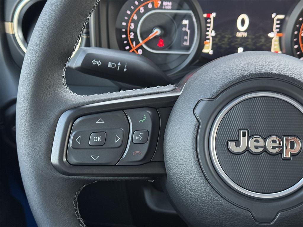 new 2025 Jeep Gladiator car, priced at $40,435