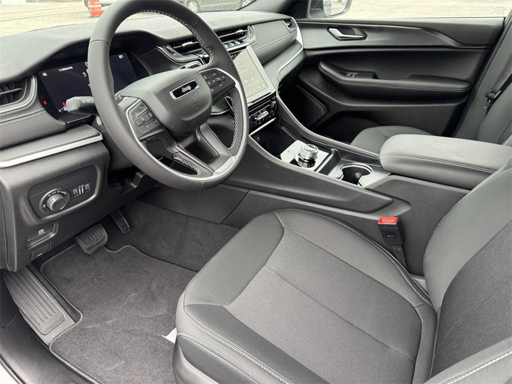 new 2025 Jeep Grand Cherokee car, priced at $30,030