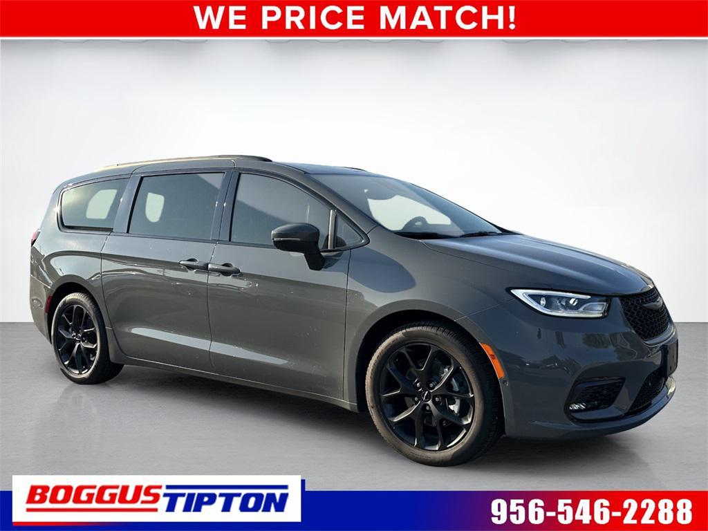 new 2023 Chrysler Pacifica car, priced at $43,515