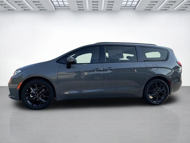 new 2023 Chrysler Pacifica car, priced at $43,515