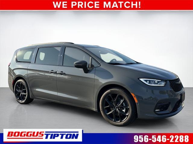 new 2023 Chrysler Pacifica car, priced at $43,515