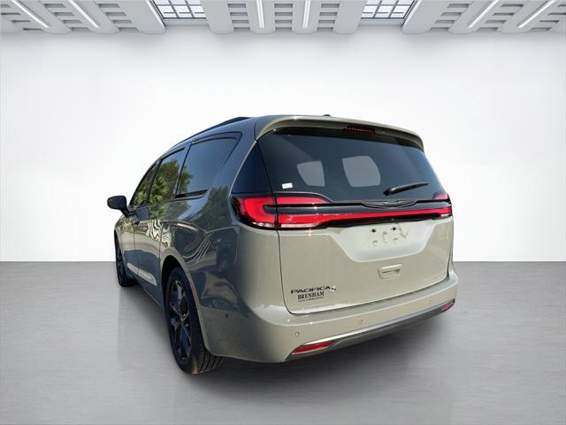 new 2023 Chrysler Pacifica car, priced at $43,515