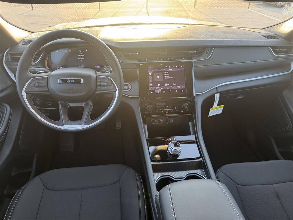 new 2025 Jeep Grand Cherokee car, priced at $30,875
