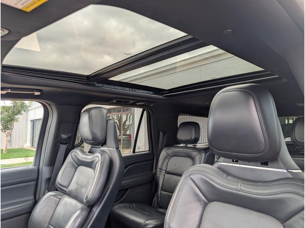 used 2022 Lincoln Navigator car, priced at $48,888