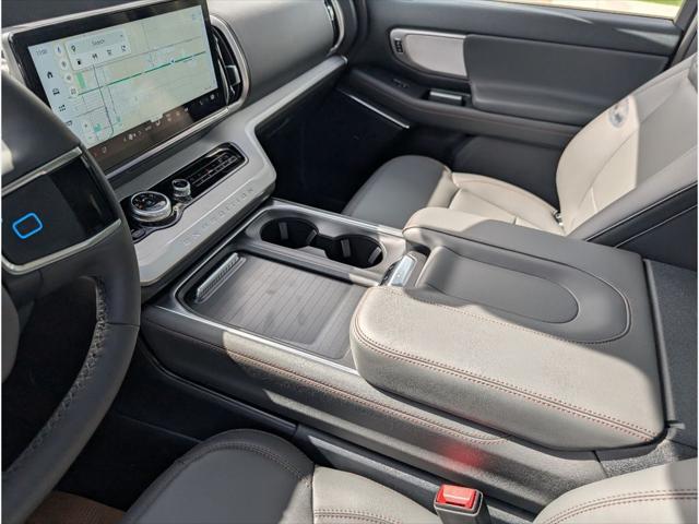 new 2025 Ford Expedition car, priced at $68,705