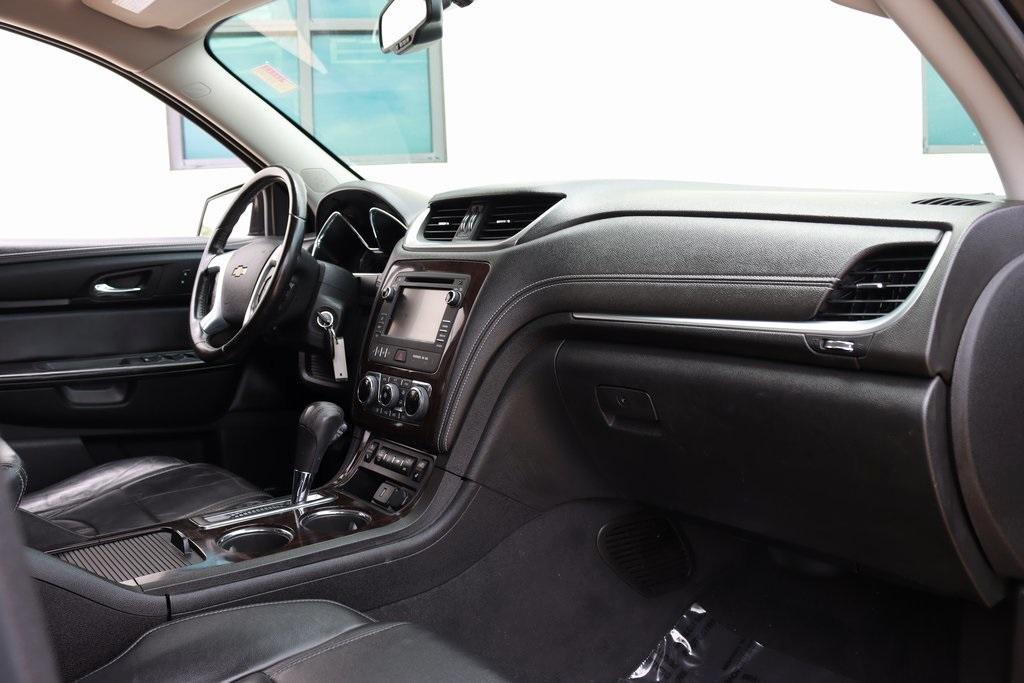 used 2015 Chevrolet Traverse car, priced at $9,690