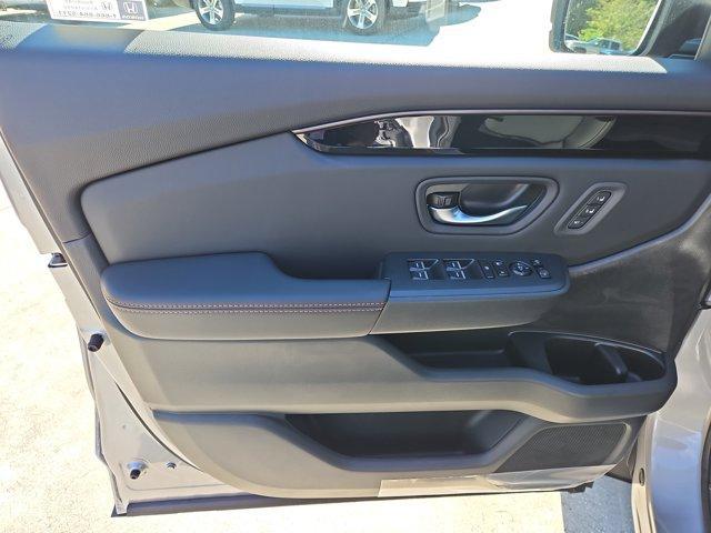 new 2025 Honda Pilot car, priced at $50,895