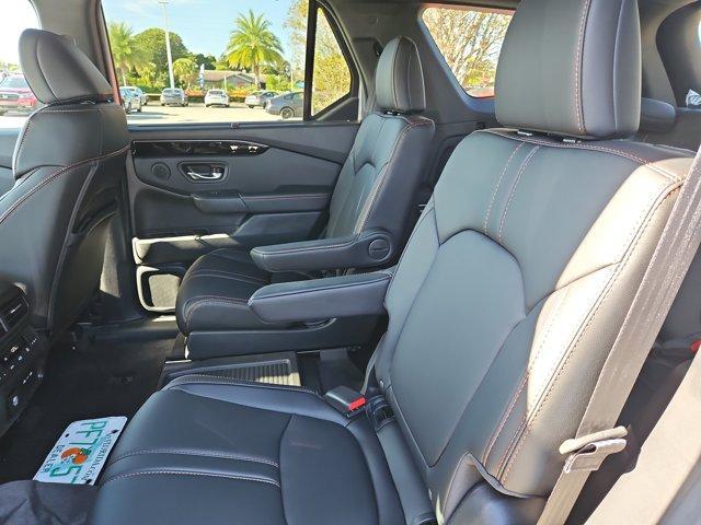 new 2025 Honda Pilot car, priced at $50,895