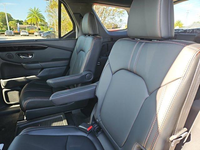 new 2025 Honda Pilot car, priced at $50,895