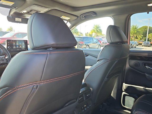 new 2025 Honda Pilot car, priced at $50,895