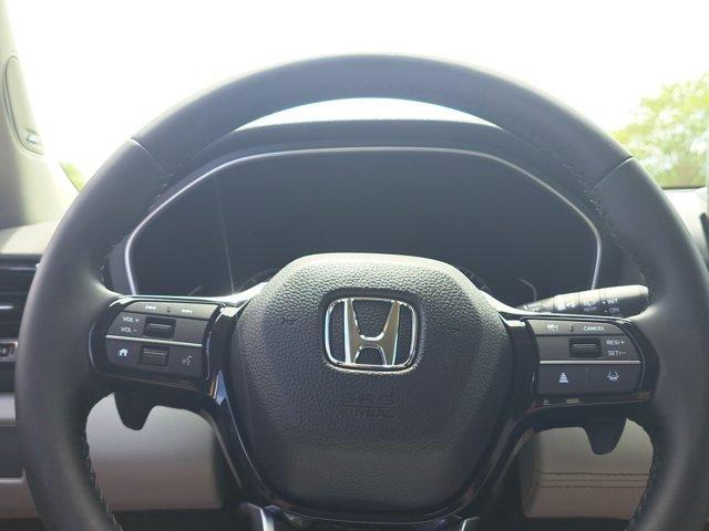 new 2025 Honda Pilot car, priced at $50,895