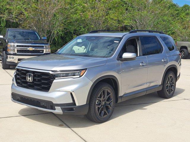 new 2025 Honda Pilot car, priced at $50,895