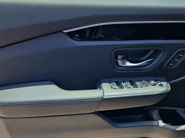 new 2025 Honda Pilot car, priced at $45,680