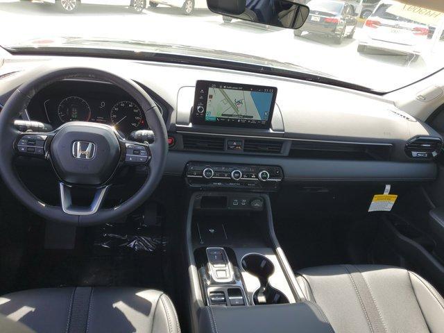 new 2025 Honda Pilot car, priced at $51,050