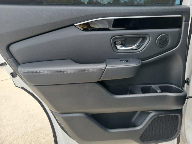 new 2025 Honda Pilot car, priced at $49,405