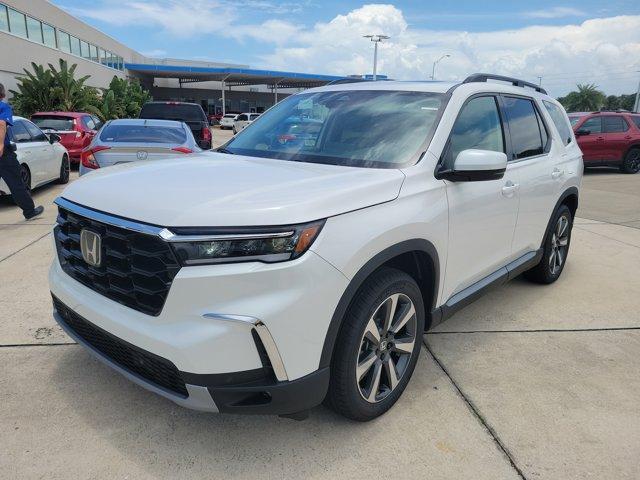 new 2025 Honda Pilot car, priced at $49,405