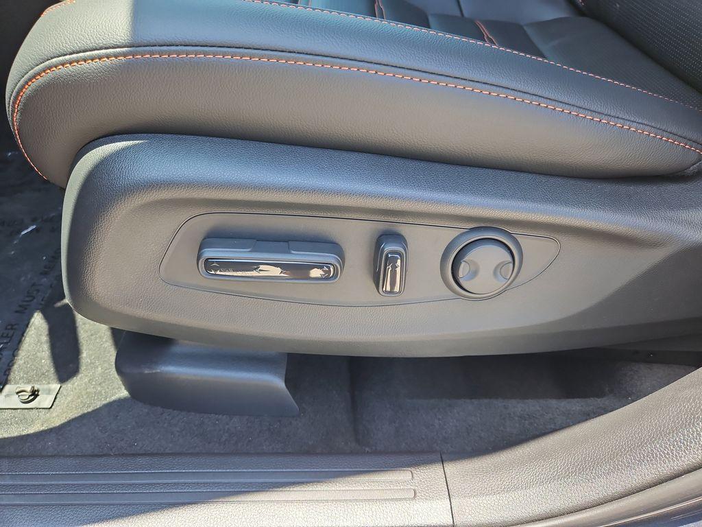 new 2025 Honda CR-V Hybrid car, priced at $39,045