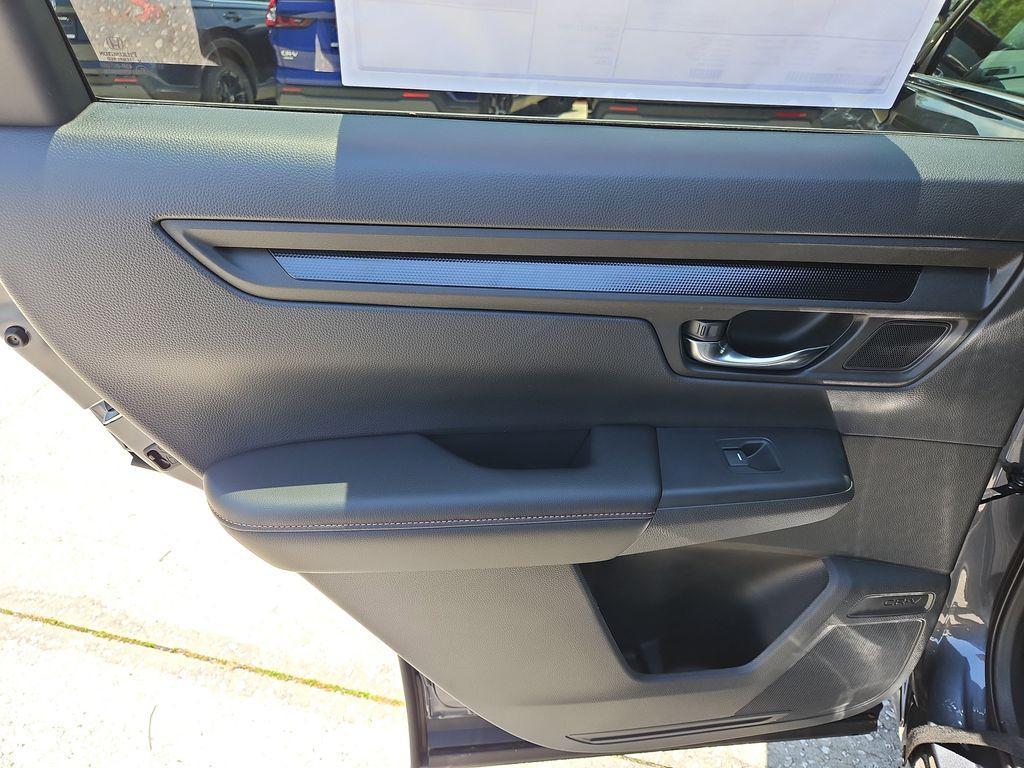 new 2025 Honda CR-V Hybrid car, priced at $39,045