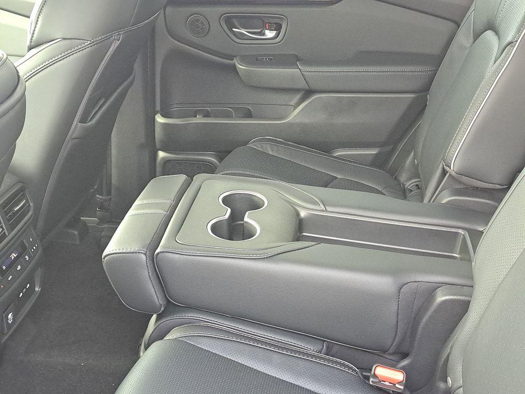 new 2025 Honda Pilot car, priced at $55,030