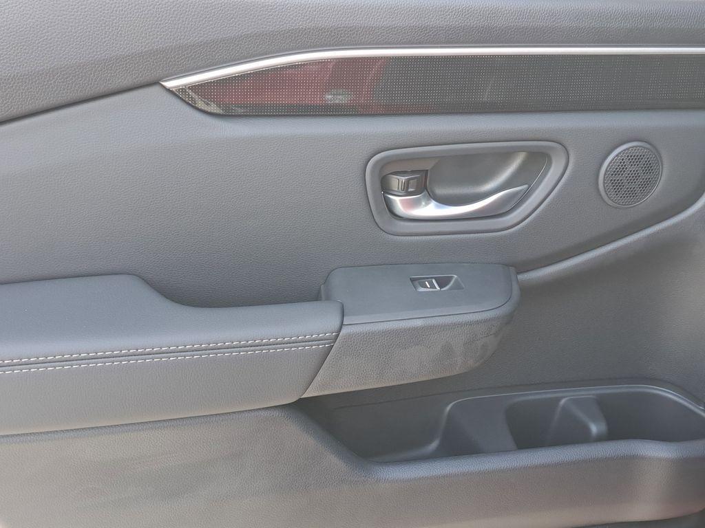 new 2025 Honda Pilot car, priced at $55,030