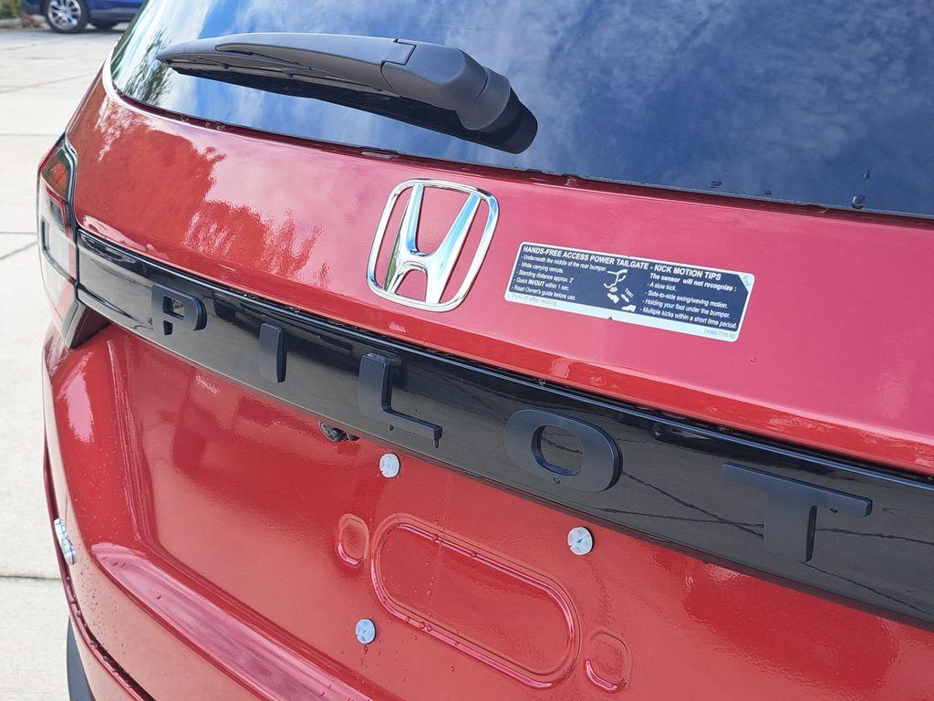 new 2025 Honda Pilot car, priced at $55,030