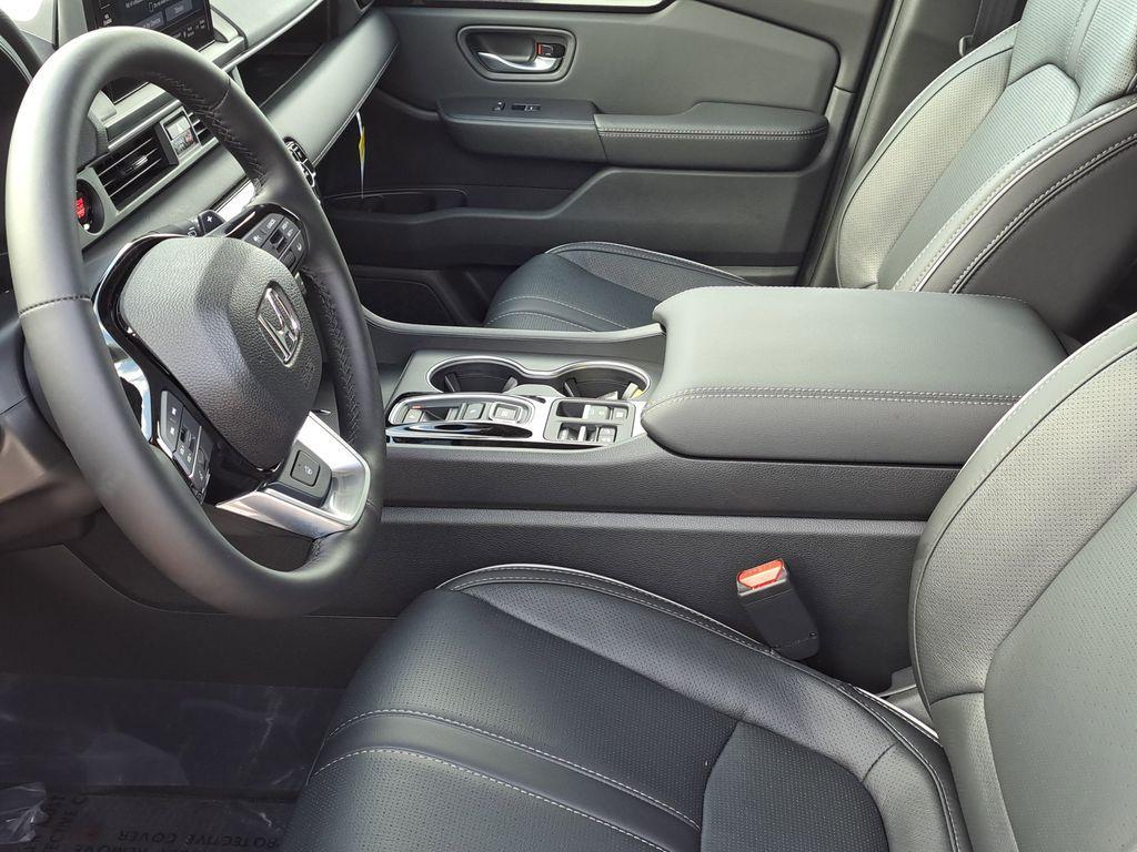 new 2025 Honda Pilot car, priced at $55,030