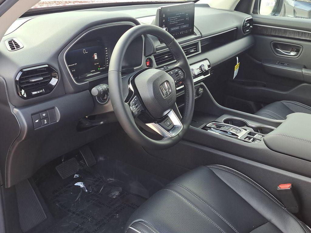 new 2025 Honda Pilot car, priced at $55,030