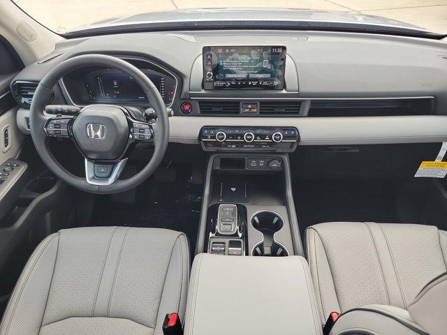 new 2025 Honda Pilot car, priced at $54,530