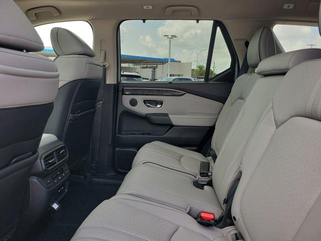 new 2025 Honda Pilot car, priced at $54,530