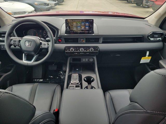 new 2025 Honda Pilot car, priced at $45,405