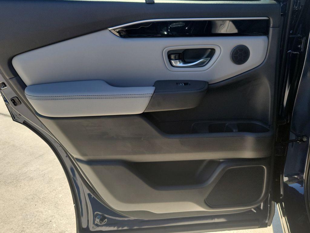 new 2025 Honda Pilot car, priced at $51,095