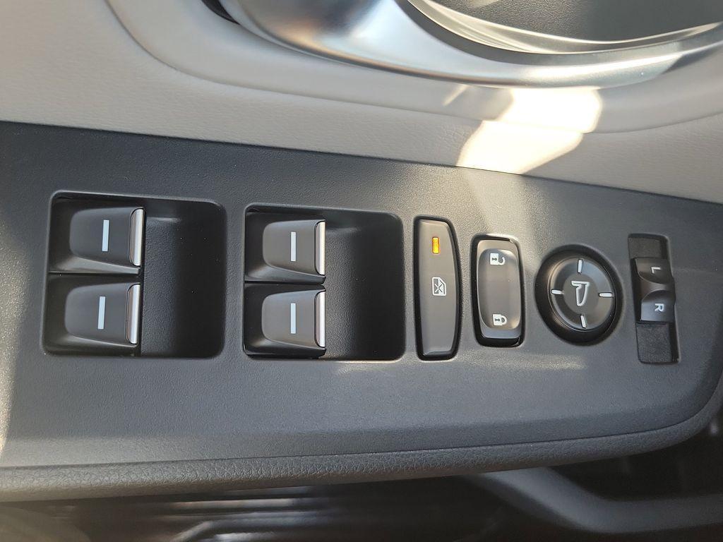 new 2025 Honda Pilot car, priced at $51,095